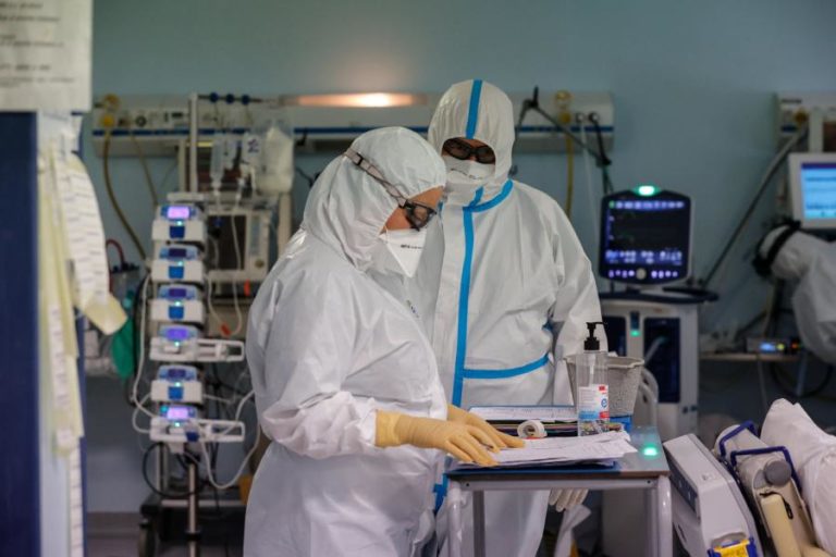 Covid-19: Itália com mais 8.000 casos continua a baixar pressão nos hospitais