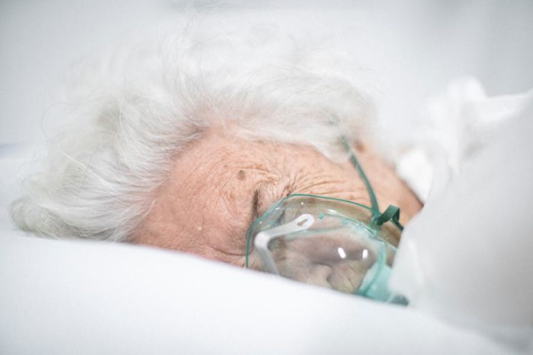 Covid-19: Brasil regista 80.486 novas infeções e 2.398 mortos