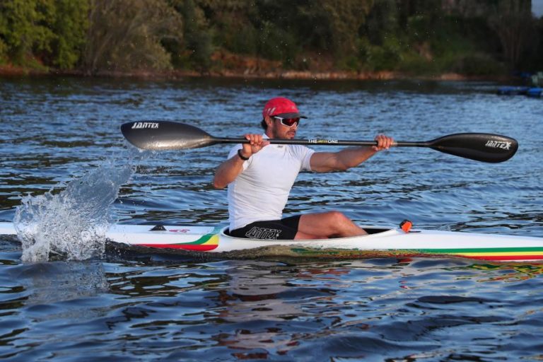 Canoísta Fernando Pimenta medalha de bronze em K1 1.000 na Taça do Mundo
