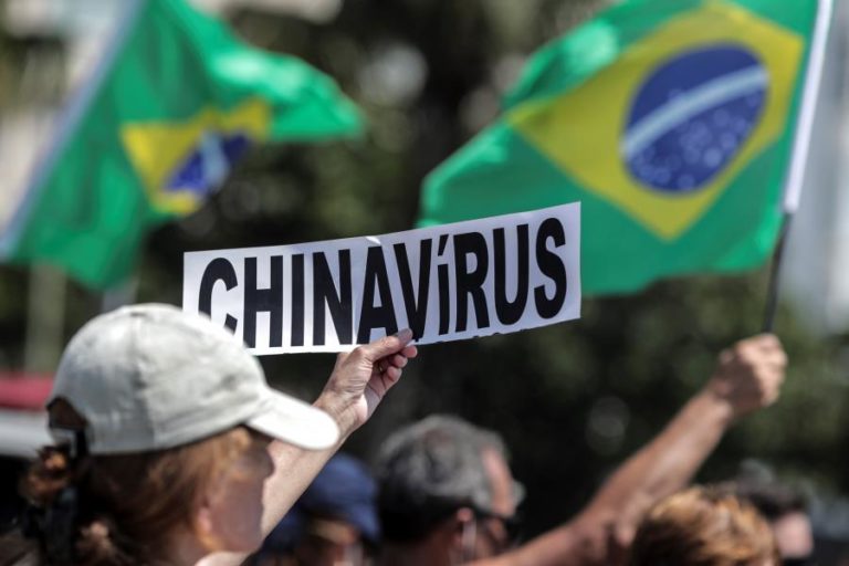 Covid-19: China exige que Brasil pare de “politizar” origem do novo coronavírus