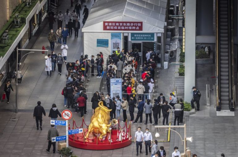 Covid-19: China deteta quatro casos por contágio local