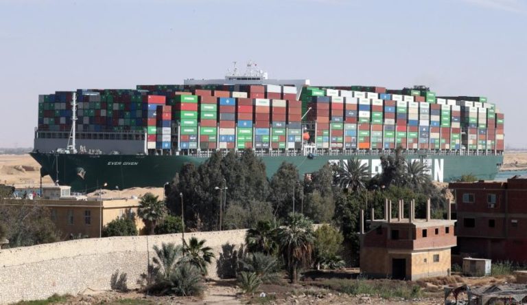 Decisão sobre indemnização do navio que bloqueou canal do Suez adiada para 20 de junho