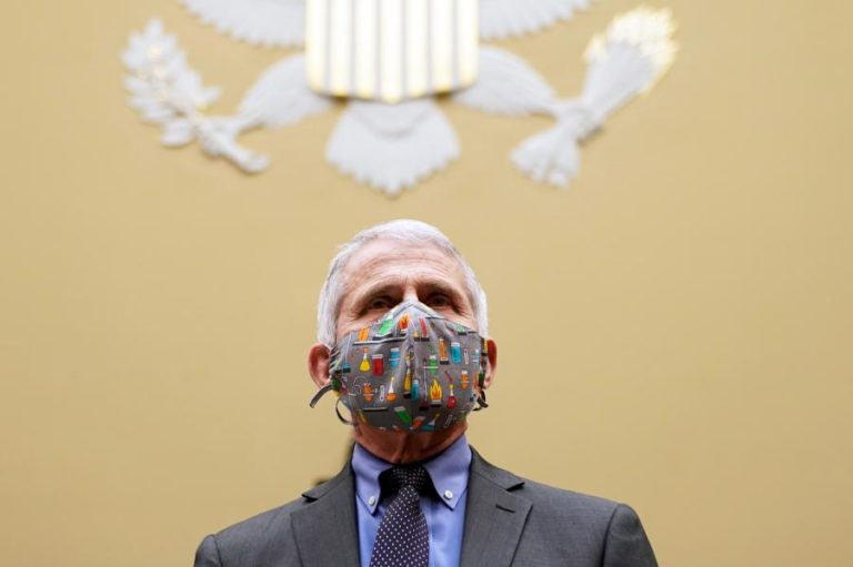 Covid-19: Fauci admitiu que o número de mortos nos EUA está subestimado