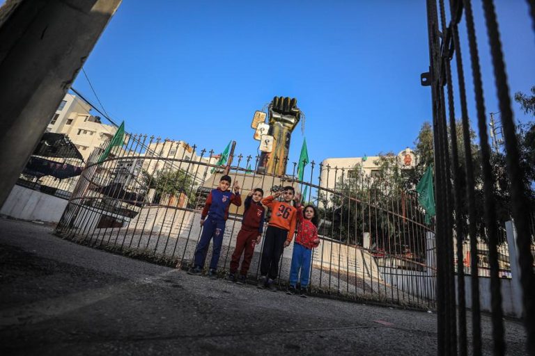 Hamas ameaça Israel com escalada se não sair da Esplanada das Mesquitas