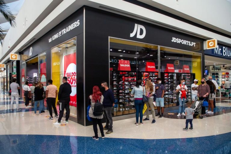 Valor médio por transação nos centros comerciais aumenta 9,2% face a 2019