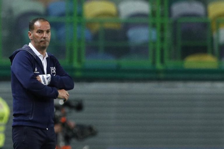 Belenenses SAD anuncia renovação do contrato com o treinador Petit