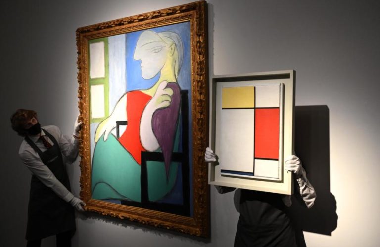 “Mulher sentada junto a uma janela”  de Pablo Picasso vendida em leilão por 85ME