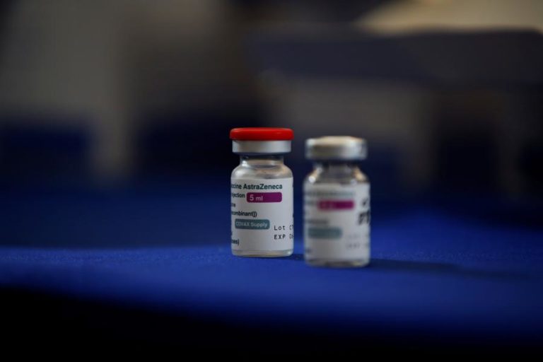 Covid-19: Regulador do Brasil autoriza Fiocruz a produzir ingrediente da vacina de Oxford