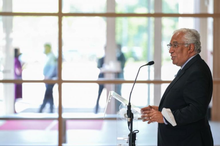 Covid-19: Primeiro-ministro avisa que fronteiras abriram “com regras”