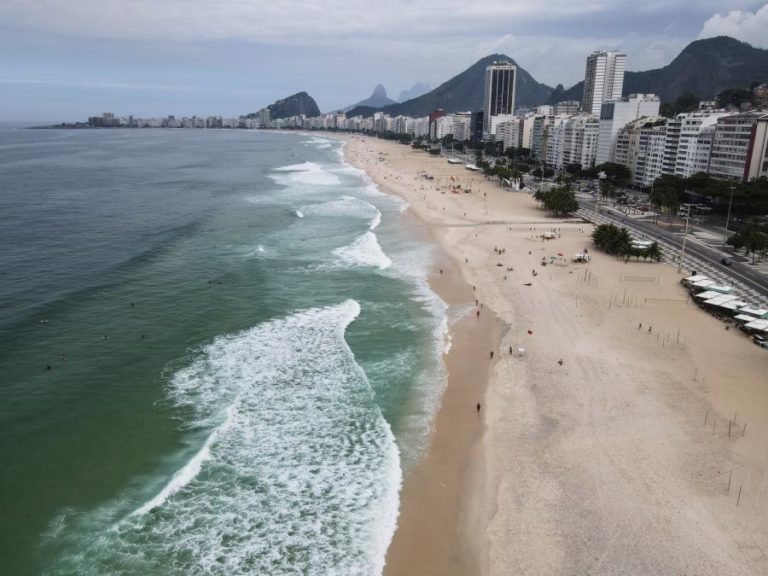 Tiroteio em operação da polícia provoca 15 mortos no Rio de Janeiro