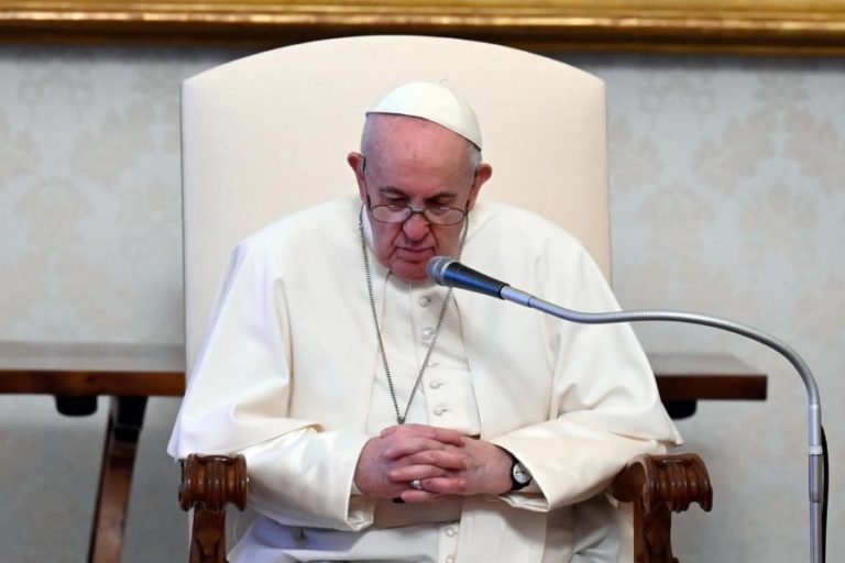 Covid-19: Papa inicia maratona de orações pelo fim da pandemia