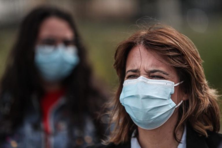 Catarina Martins defende que autoridades locais devem identificar cuidadores informais