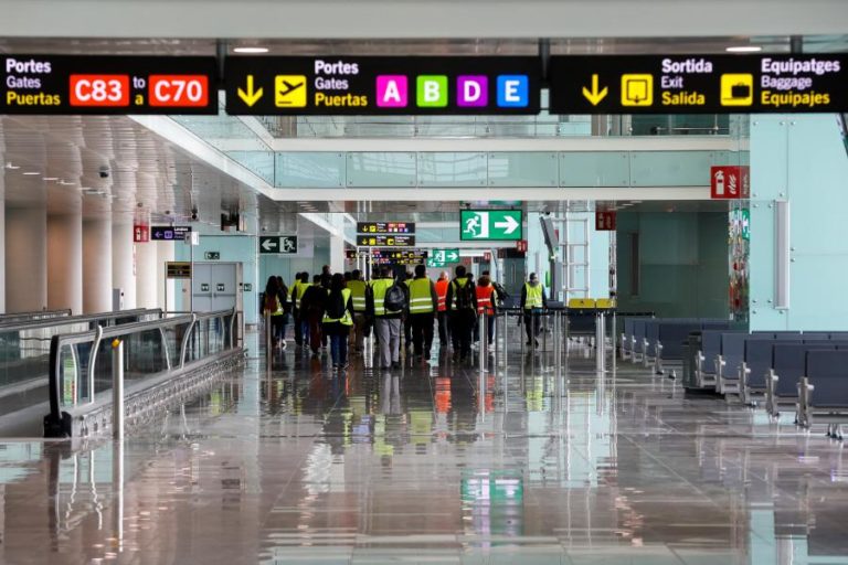 Covid-19: Bruxelas propõe reabrir fronteiras da UE a estrangeiros já vacinados