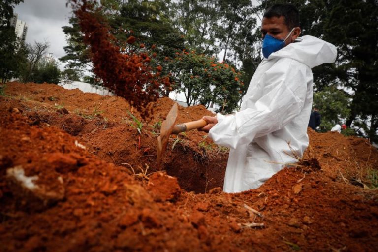 Covid-19: Brasil ultrapassa as 15,5 milhões de infeções pelo novo coronavírus