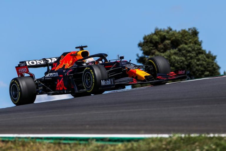 F1/Portugal: Verstappen com o tempo mais rápido na terceira sessão de treinos livres