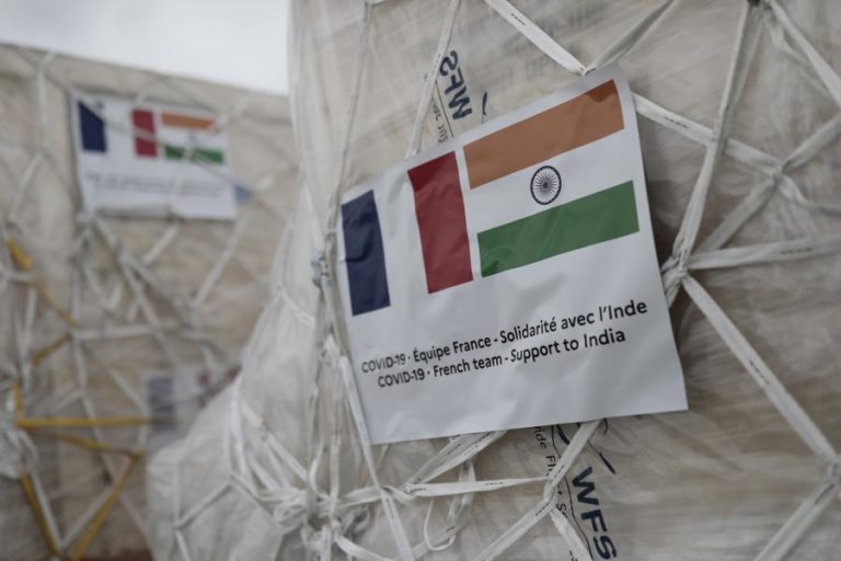 Covid-19: India recebe 28 toneladas de ajuda médica proveniente da França