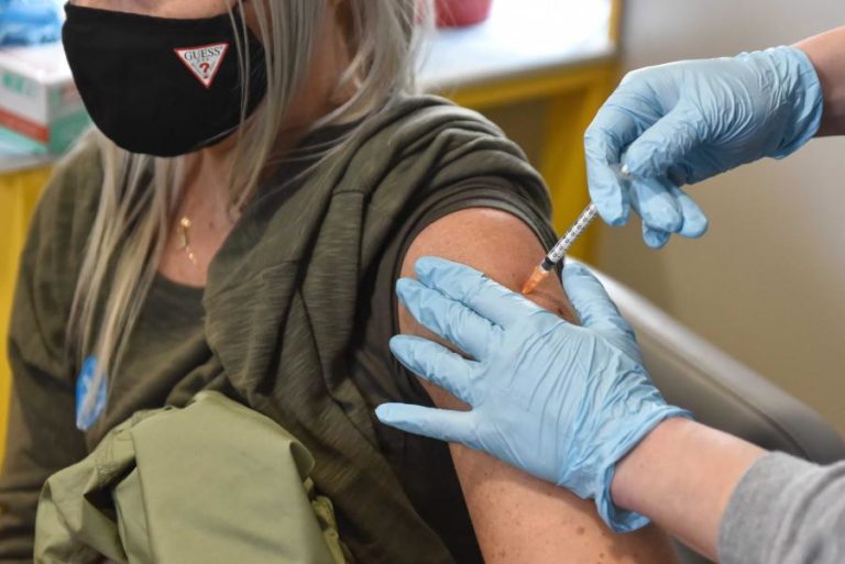 Covid-19: Londres evoca crise sanitária para justificar redução da ajuda internacional