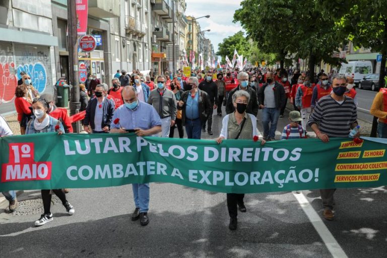 1º Maio: Mais de mil pessoas protestam em Lisboa pelos direitos dos trabalhadores