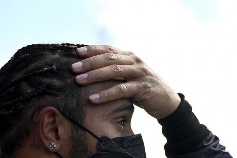 F1/Portugal: Hamilton e Verstappen discutem hoje a liderança do Mundial