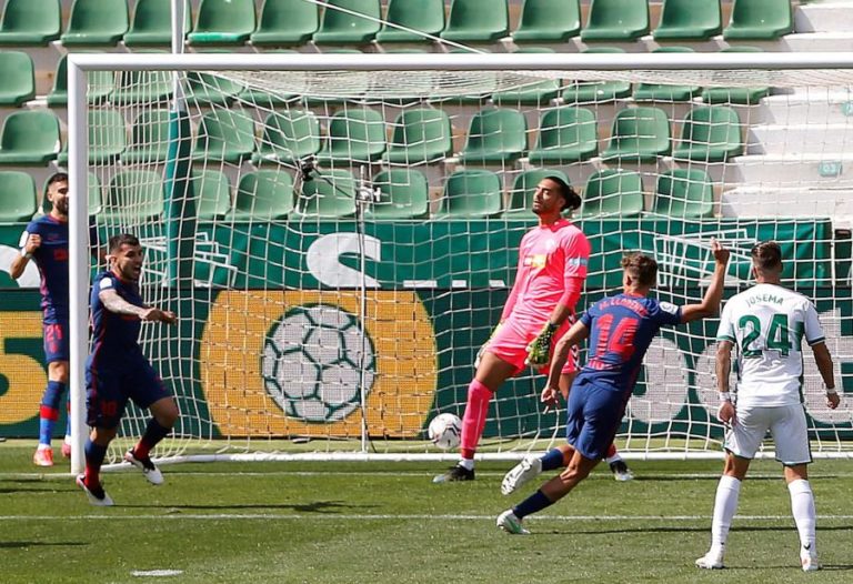 Atlético de Madrid vence e segura liderança da liga espanhola