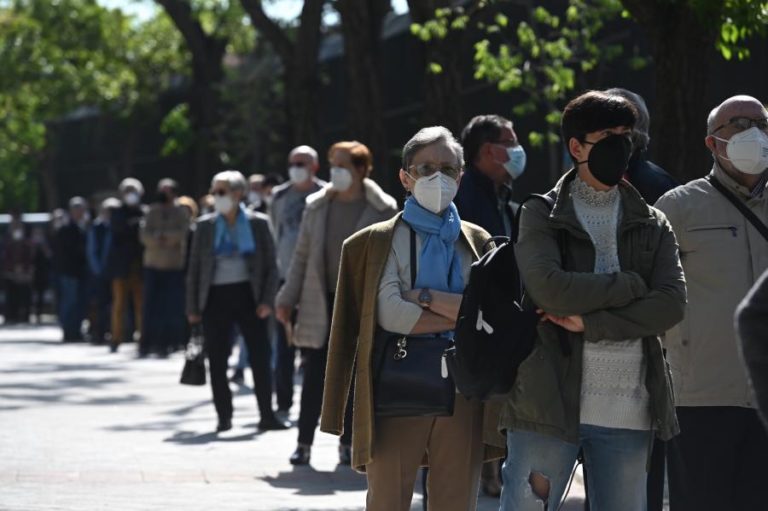 Covid-19: Espanha regista 11.061 novos casos e 93 mortes desde sexta-feira