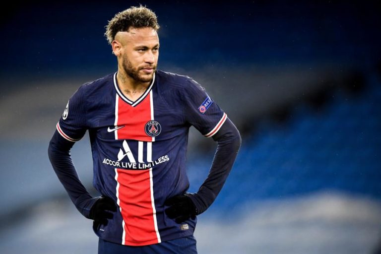 Neymar prolonga contrato com o Paris Saint-Germain até 2025