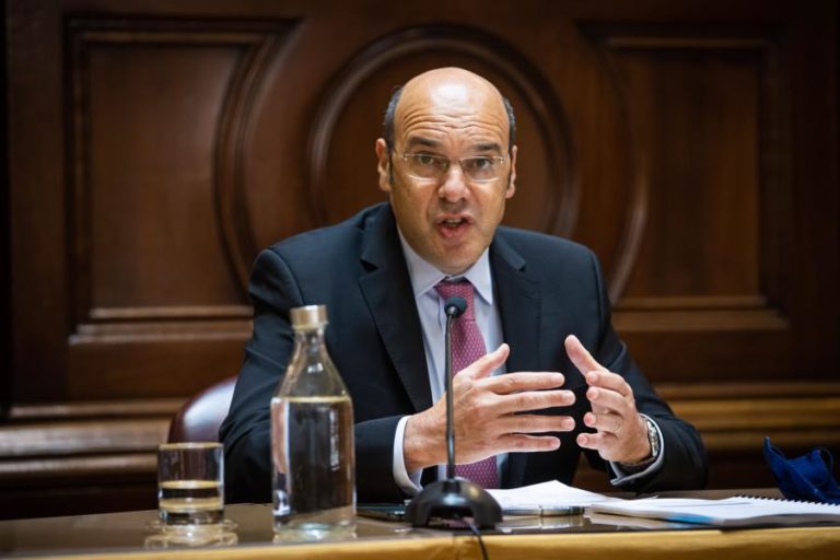 Covid-19: Siza Vieira diz que Algarve foi a região do país mais apoiada