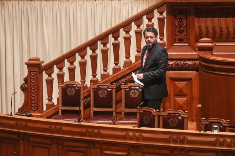 Governo admite “margem” para soluções no parlamento sobre teletrabalho