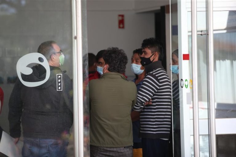 Covid-19: Imigrantes realojados na Pousada de Almograve ansiosos para voltar ao trabalho