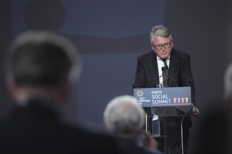 Cimeira Social: Comissário europeu fala em “momento revolucionário” para direitos sociais
