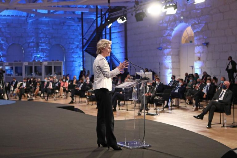 Cimeira Social: Compromisso do Porto é “ambicioso mas alcançável” — Comissão Europeia