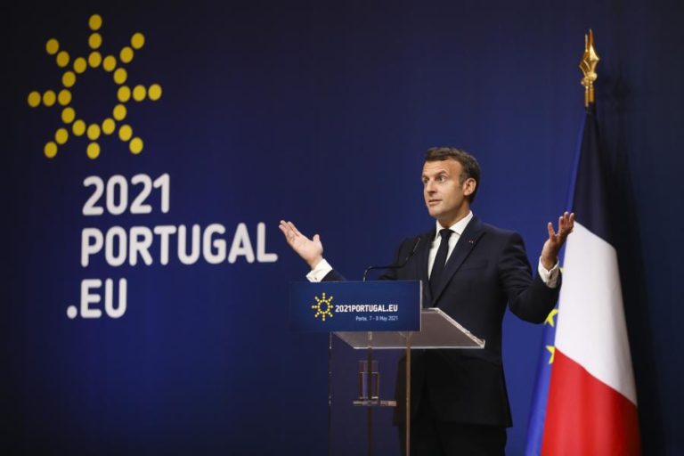 Cimeira Social: Macron apela aos EUA para acabar com restrições a exportações de vacinas
