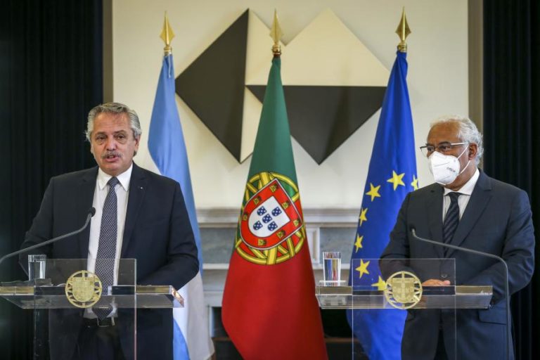 Covid-19: Portugal dá total apoio à Argentina para que FMI suspenda o spread da sua dívida