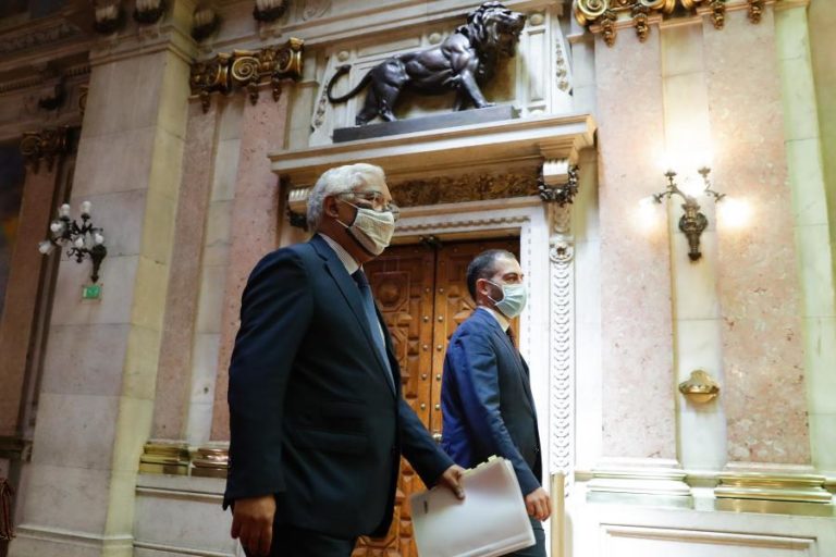 António Costa hoje e terça-feira em Paris com futuro de África na agenda