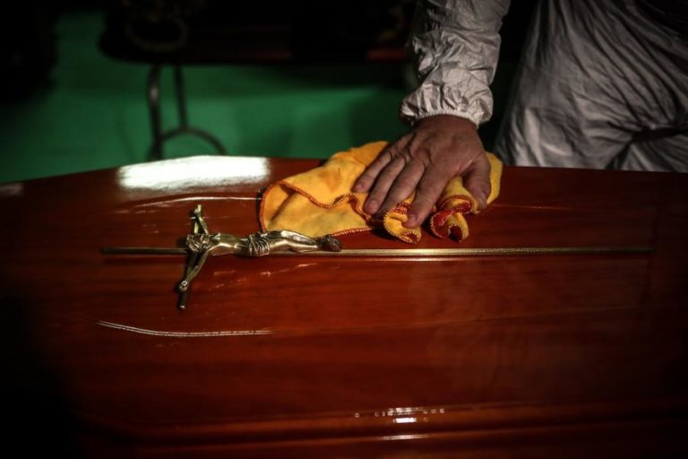 Covid-19: Argentina com 695 mortos e 35.468 casos num só dia