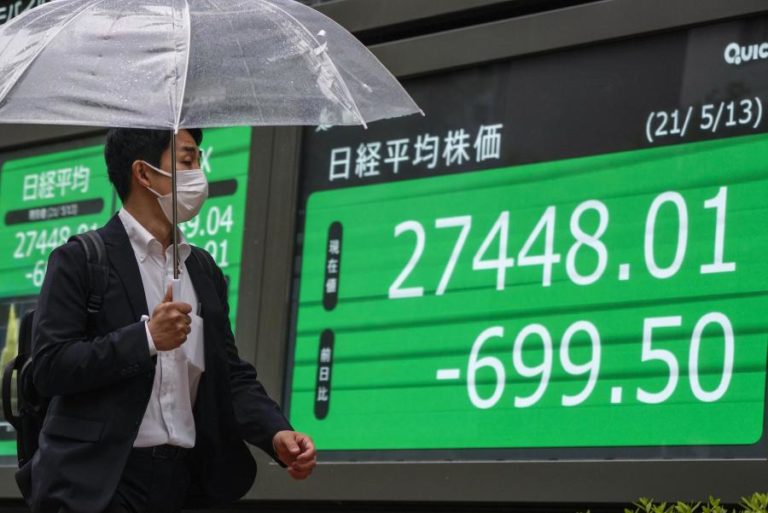 Bolsa de Tóquio fecha a perder 1,28%