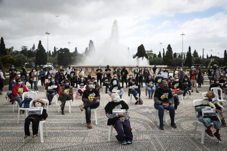 Professores exigem negociação para rejuvenescer classe docente