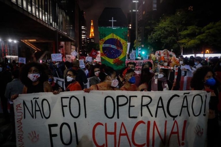 Comando da polícia deve ser investigado por 28 mortes em operação no Rio de Janeiro – HRW