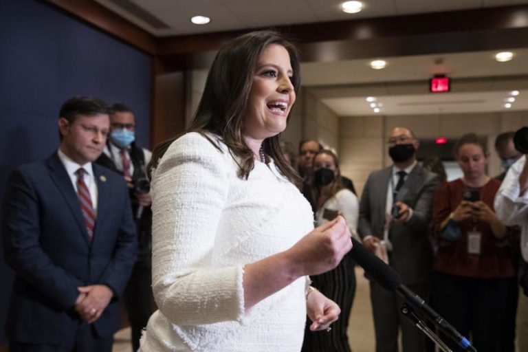 Republicana pró-Trump Elise Stefanik eleita ‘número 3’ na Câmara dos Representantes