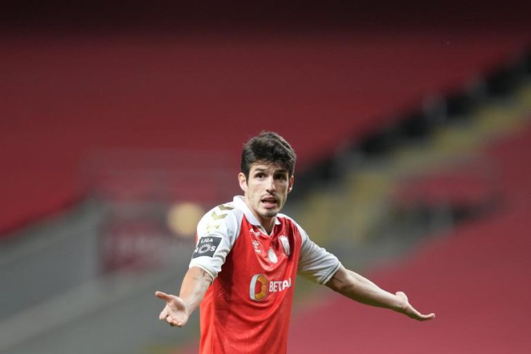 Sporting de Braga regressa aos triunfos com penálti nos descontos