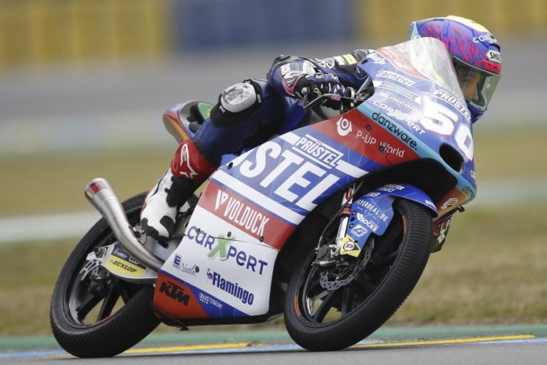 Piloto Jason Dupasquier transportado de helicóptero após acidente do GP de Itália