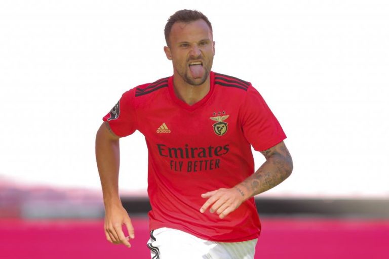 Jorge Jesus não abdica de Seferovic frente ao Vitória de Guimarães