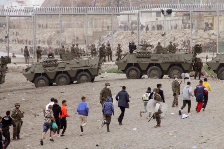 Cerca de 6.000 imigrantes ilegais em Ceuta já regressou a Marrocos