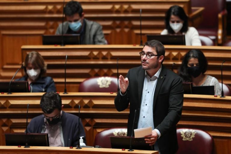 OE2021: PCP acusa Governo de bloquear execução e recusa para já discutir o próximo Orçamento