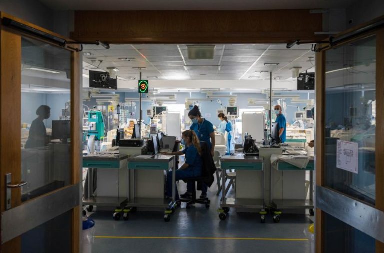 Covid-19: Hospital de São João retoma “normalidade” mas urgências têm excesso de procura