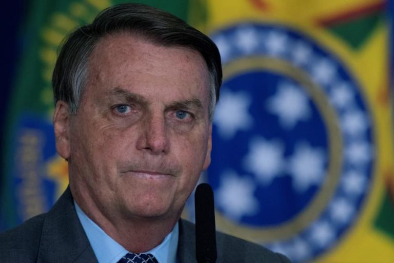Covid-19: Bolsonaro recorre novamente ao Supremo para travar restrições em três estados