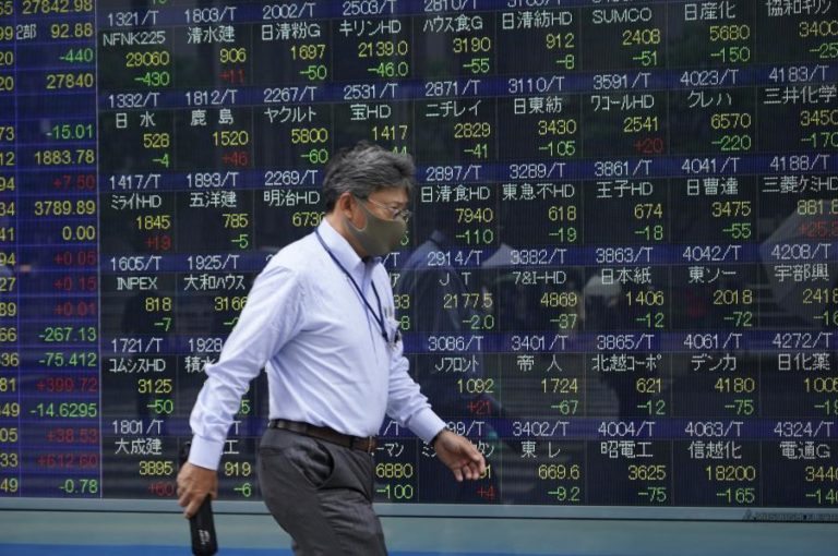 Bolsa de Tóquio abre a descer 0,52%