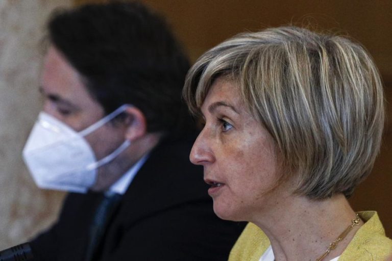 Ministra diz que reorganização de urgências nas áreas metropolitanas é uma necessidade