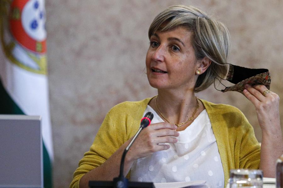 Ministra da Saúde diz que há 