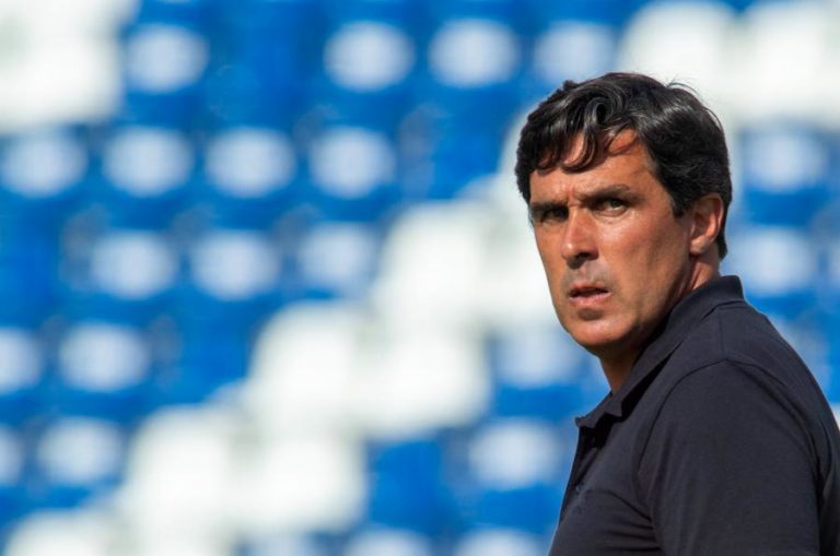 Treinador Daniel Ramos renova por uma época com o Santa Clara